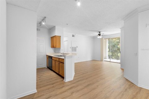 Condo in Orlando, Florida, 2 bedrooms  № 2205192 - photo 27
