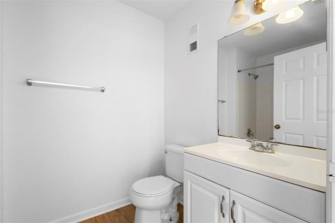 Condo in Orlando, Florida, 2 bedrooms  № 2205192 - photo 15