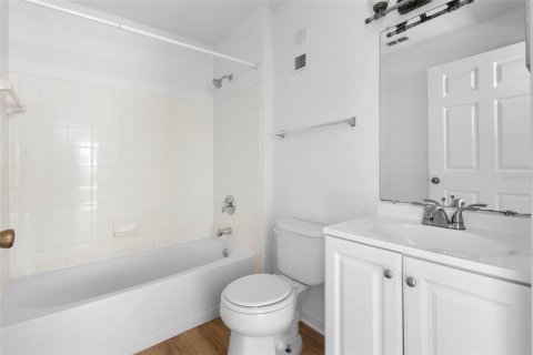 Condo in Orlando, Florida, 2 bedrooms  № 2205192 - photo 10