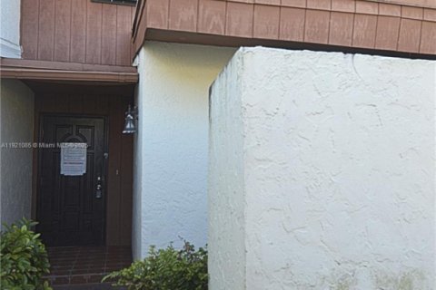 Купить таунхаус в Майами, Флорида 3 спальни, 166.11м2, № 1975229 - фото 3