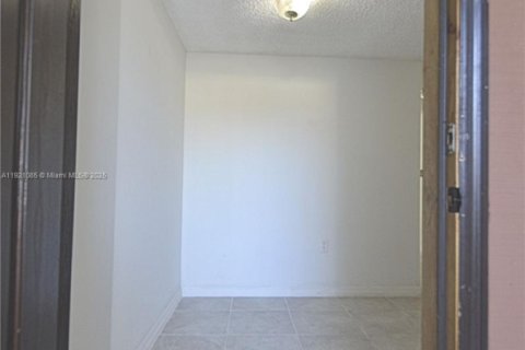 Купить таунхаус в Майами, Флорида 3 спальни, 166.11м2, № 1975229 - фото 4