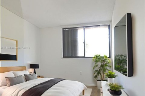 Купить таунхаус в Майами, Флорида 3 спальни, 166.11м2, № 1975229 - фото 27