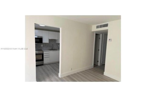 Condominio en alquiler en Boca Raton, Florida, 2 dormitorios, 65.96 m2 № 1877775 - foto 2