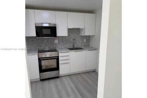 Condominio en alquiler en Boca Raton, Florida, 2 dormitorios, 65.96 m2 № 1877775 - foto 3