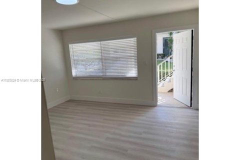 Condominio en alquiler en Boca Raton, Florida, 2 dormitorios, 65.96 m2 № 1877775 - foto 1