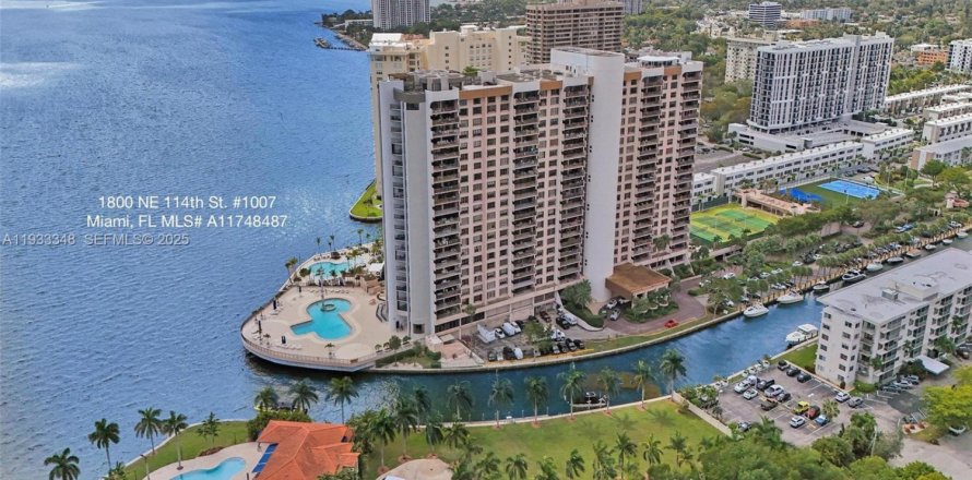 Condo in Miami, Florida, 1 bedroom  № 1992027