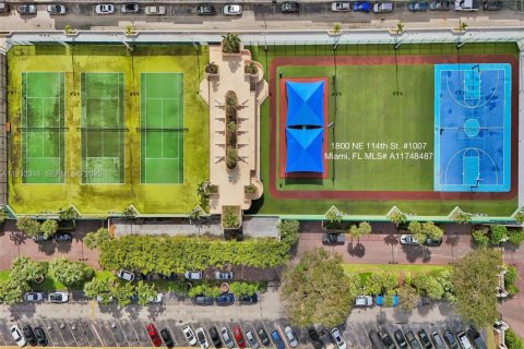 Condo in Miami, Florida, 1 bedroom  № 1992027 - photo 28