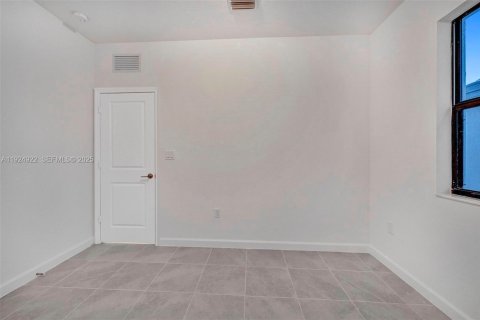 Villa ou maison à louer à Homestead, Floride: 4 chambres, 170.29 m2 № 1983104 - photo 22