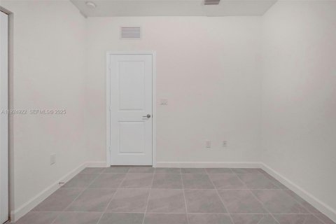 Villa ou maison à louer à Homestead, Floride: 4 chambres, 170.29 m2 № 1983104 - photo 28