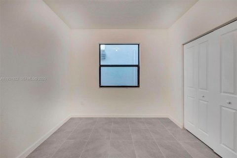 Villa ou maison à louer à Homestead, Floride: 4 chambres, 170.29 m2 № 1983104 - photo 19