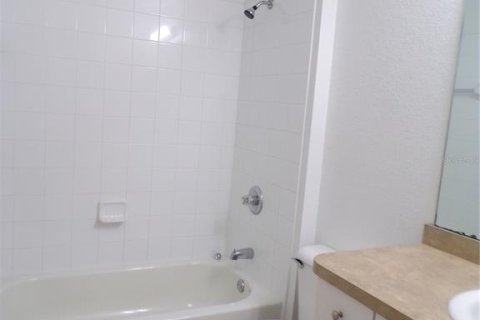 Снять в аренду квартиру в Пунта-Горда, Флорида 6 комнат, 109.62м2, № 2150537 - фото 11