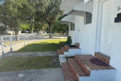 Снять в аренду виллу или дом в Майами, Флорида 1 спальня, 173.54м2, № 2053417 - фото 6