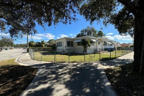 Дом в Майами, Флорида 1 спальня, 173.54м2 № 2053417