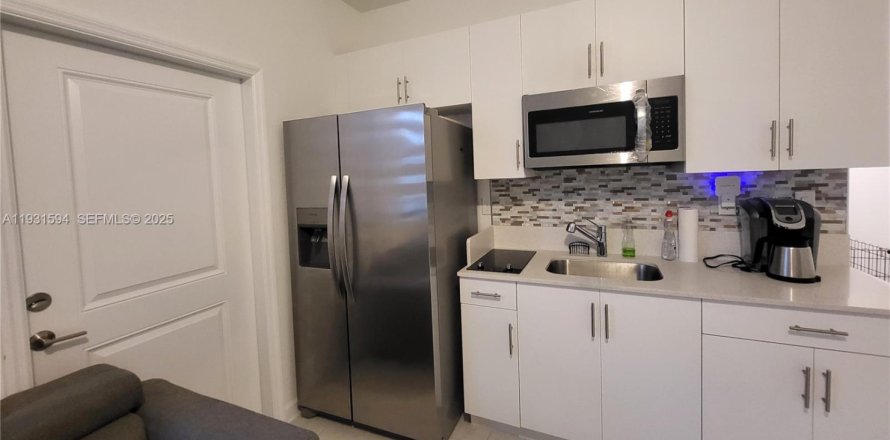 Apartment in Homestead, Florida 1 bedroom, 102.19 sq.m. № 1994685