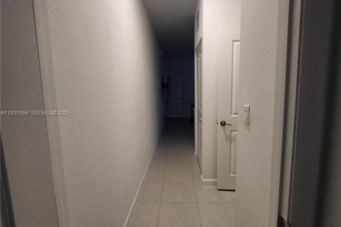 Apartment in Homestead, Florida 1 bedroom, 102.19 sq.m. № 1994685 - photo 5