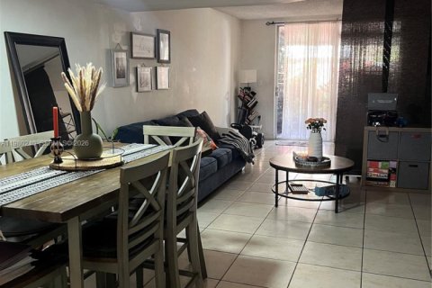 Condominio en venta en Hialeah, Florida, 2 dormitorios, 112.23 m2 № 2046492 - foto 6