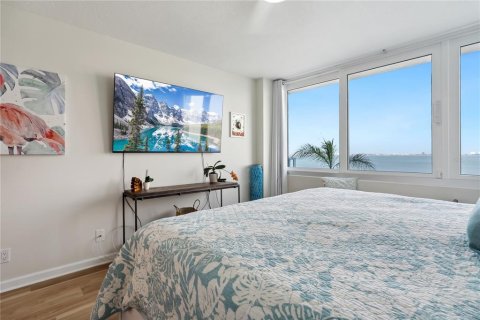 Condominio en venta en Saint Petersburg, Florida, 2 dormitorios, 116.59 m2 № 2115979 - foto 20