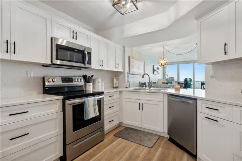 Condominio en venta en Saint Petersburg, Florida, 2 dormitorios, 116.59 m2 № 2115979 - foto 12
