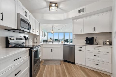 Condominio en venta en Saint Petersburg, Florida, 2 dormitorios, 116.59 m2 № 2115979 - foto 13