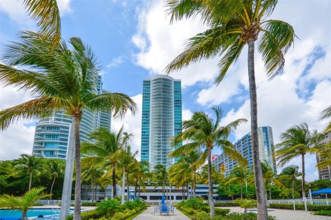 Condo in Miami, Florida, 1 bedroom  № 2028182 - photo 25