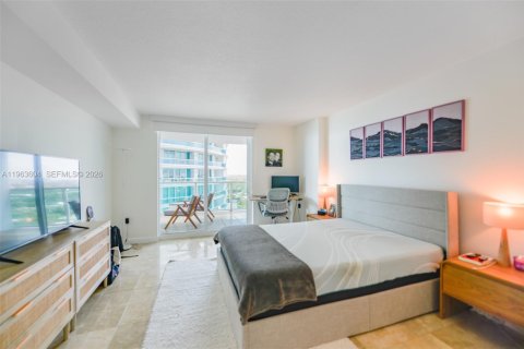 Condo in Miami, Florida, 1 bedroom  № 2028182 - photo 14
