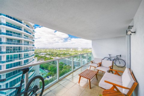 Condo in Miami, Florida, 1 bedroom  № 2028182 - photo 19