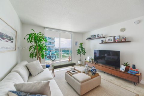 Condo in Miami, Florida, 1 bedroom  № 2028182 - photo 7