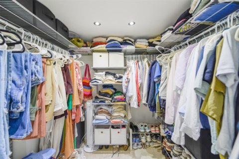 Condo in Miami, Florida, 1 bedroom  № 2028182 - photo 18