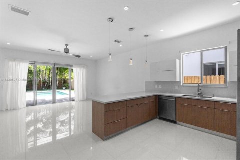 Copropriété à louer à Miami, Floride: 3 chambres, 206.15 m2 № 1823637 - photo 14