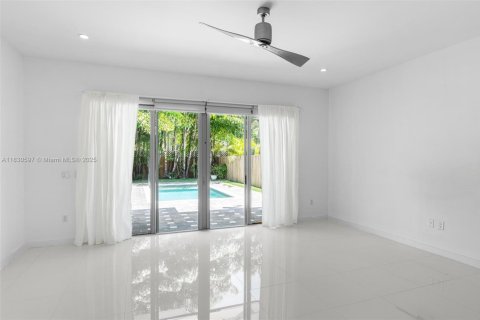 Copropriété à louer à Miami, Floride: 3 chambres, 206.15 m2 № 1823637 - photo 18