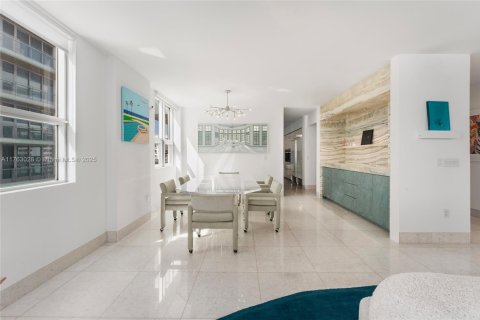 Condominio en venta en Miami Beach, Florida, 5 dormitorios, 427.26 m2 № 1980640 - foto 10