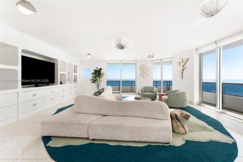 Condominio en venta en Miami Beach, Florida, 5 dormitorios, 427.26 m2 № 1980640 - foto 2