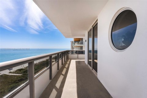 Condominio en venta en Miami Beach, Florida, 5 dormitorios, 427.26 m2 № 1980640 - foto 24