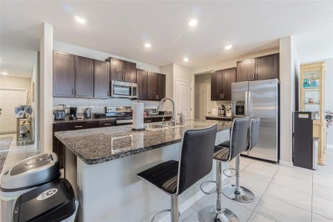 House in Tampa, Florida 6 bedrooms, 312.34 sq.m. № 1822659 - photo 12