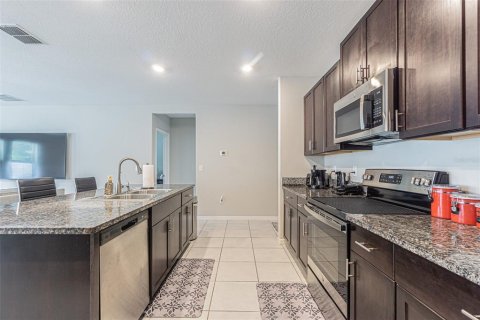 House in Tampa, Florida 6 bedrooms, 312.34 sq.m. № 1822659 - photo 13