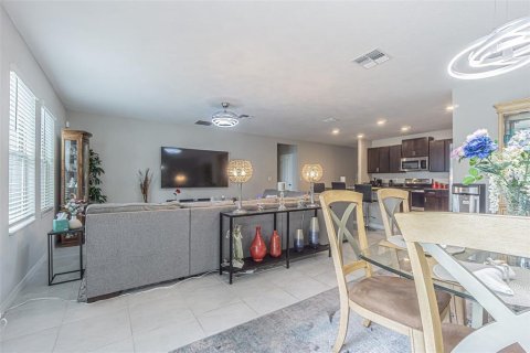 House in Tampa, Florida 6 bedrooms, 312.34 sq.m. № 1822659 - photo 10