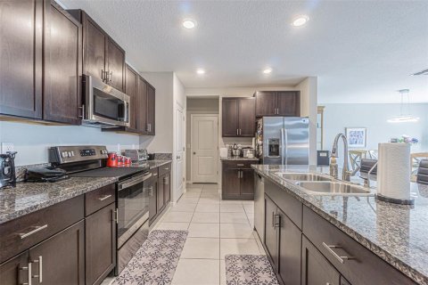 House in Tampa, Florida 6 bedrooms, 312.34 sq.m. № 1822659 - photo 14