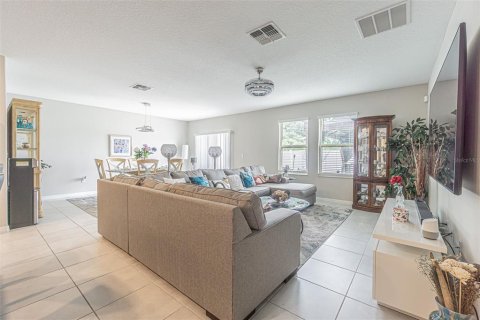 House in Tampa, Florida 6 bedrooms, 312.34 sq.m. № 1822659 - photo 7
