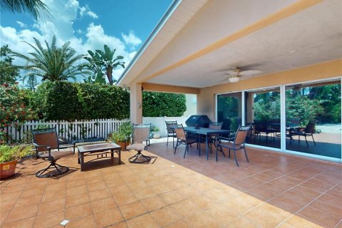 House in New Smyrna Beach, Florida 4 bedrooms, 278.71 sq.m. № 1873761 - photo 14