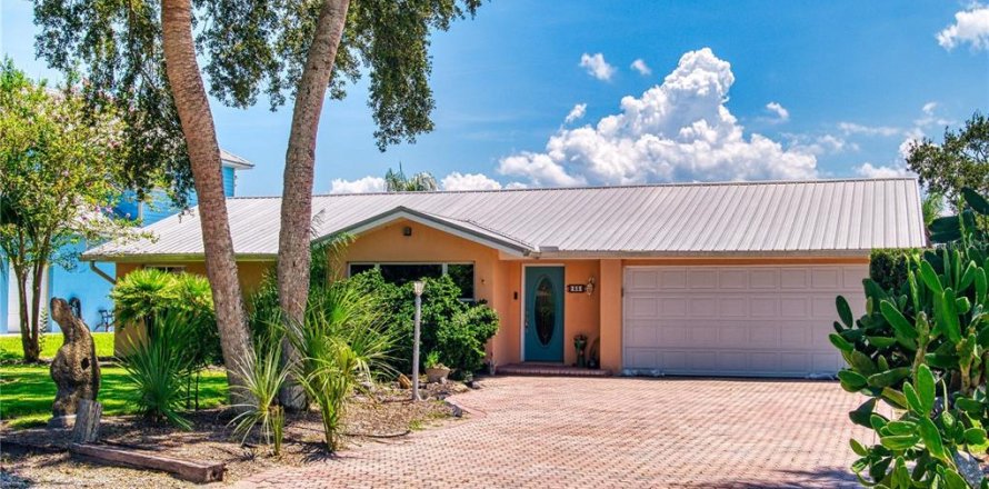 House in New Smyrna Beach, Florida 4 bedrooms, 278.71 sq.m. № 1873761