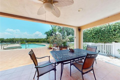 House in New Smyrna Beach, Florida 4 bedrooms, 278.71 sq.m. № 1873761 - photo 12