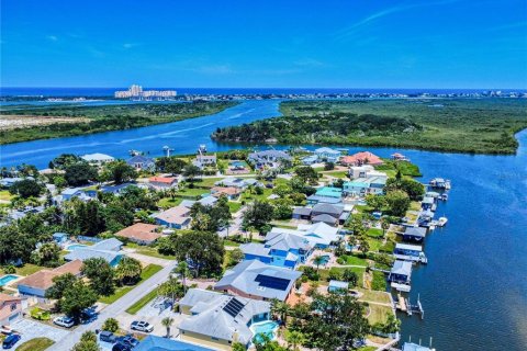 House in New Smyrna Beach, Florida 4 bedrooms, 278.71 sq.m. № 1873761 - photo 7