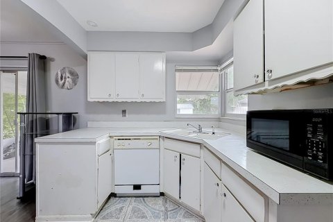Villa ou maison à louer à Deltona, Floride: 2 chambres, 76.18 m2 № 2413967 - photo 7