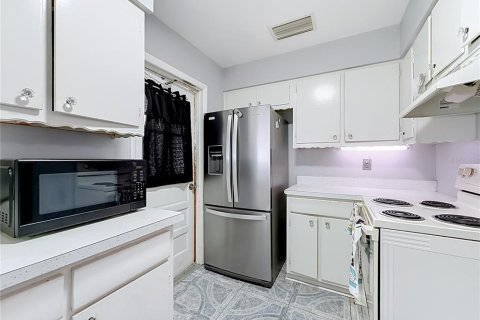 Villa ou maison à louer à Deltona, Floride: 2 chambres, 76.18 m2 № 2413967 - photo 6