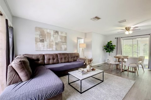 Villa ou maison à louer à Deltona, Floride: 2 chambres, 76.18 m2 № 2413967 - photo 3