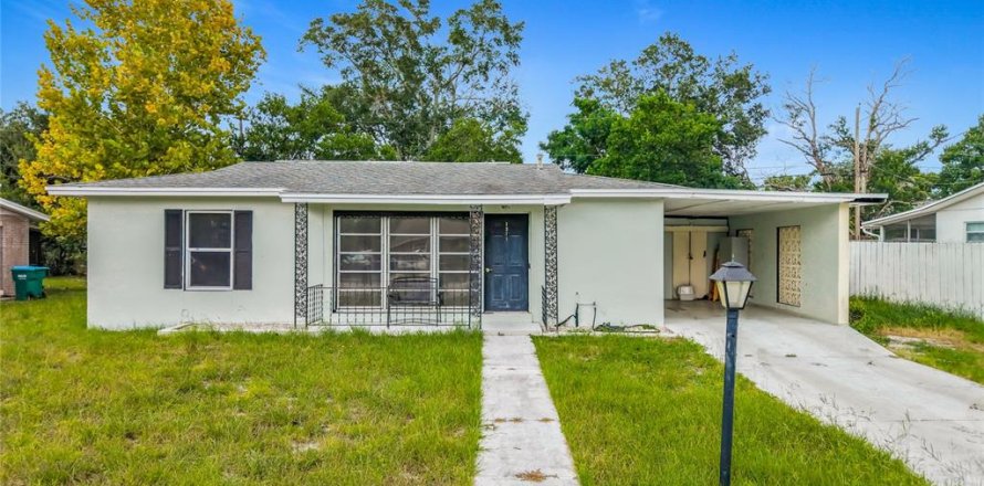 Villa ou maison à Deltona, Floride 2 chambres, 76.18 m2 № 2413967