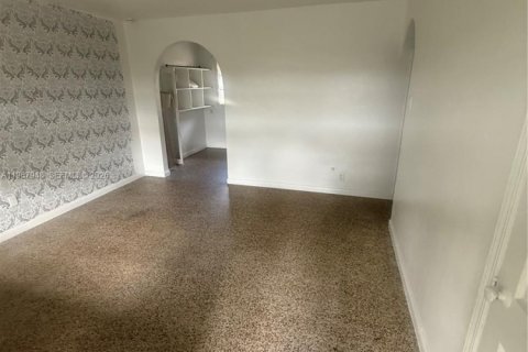 Снять в аренду виллу или дом в Холливуд, Флорида 2 спальни, 127.28м2, № 2029200 - фото 11