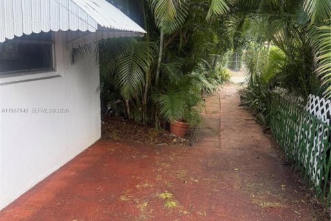 Дом в Холливуд, Флорида 2 спальни, 127.28м2 № 2029200