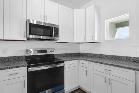 Adosado en venta en Davenport, Florida, 4 dormitorios, 189.06 m2 № 1422365 - foto 10