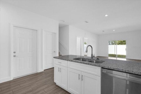 Adosado en venta en Davenport, Florida, 4 dormitorios, 189.06 m2 № 1422365 - foto 9
